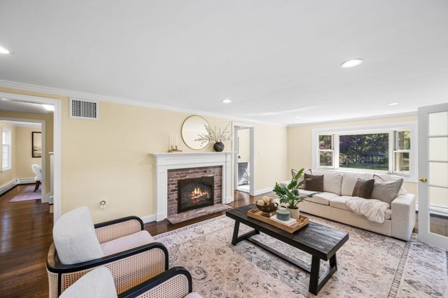 30 Meadow Dr, Sudbury, MA 01776