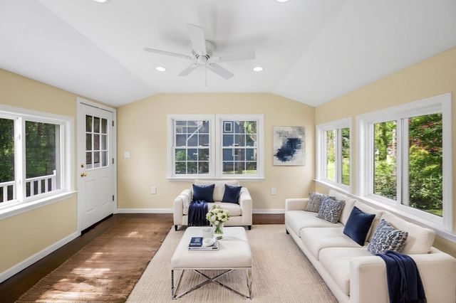 30 Meadow Dr, Sudbury, MA 01776