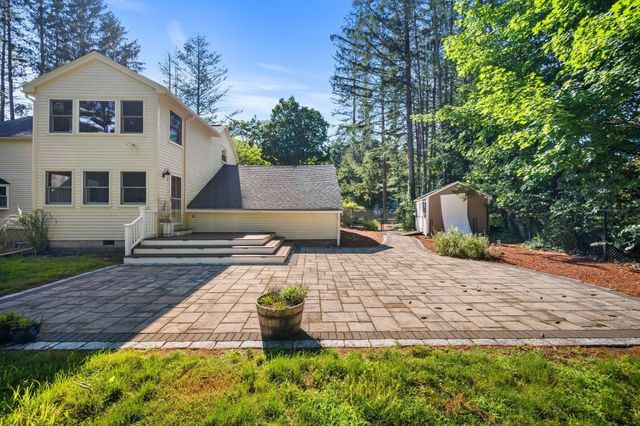 30 Meadow Dr, Sudbury, MA 01776