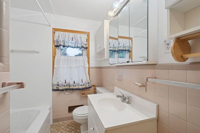 6215 11th Avenue S, Richfield, MN 55423