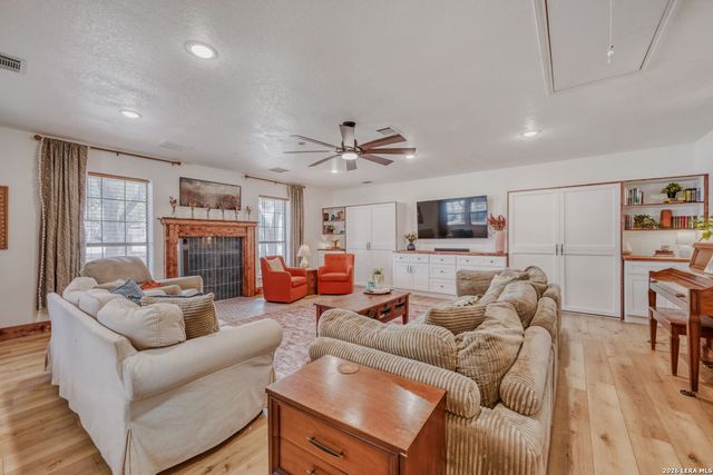 2110 Parhaven, San Antonio, TX 78232