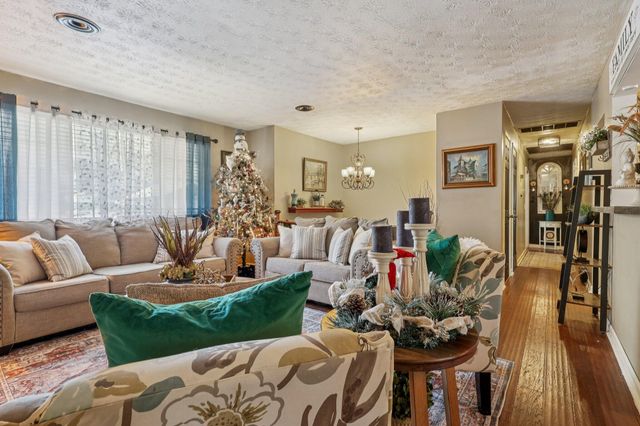 810 Skyline Drive, Florence, KY 41042