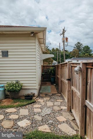 57 2ND ST, Windsor, PA 17366