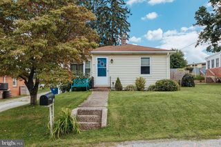 57 2ND ST, Windsor, PA 17366