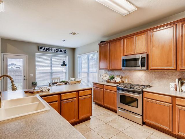 461 Sweet Gum DR, Kyle, TX 78640