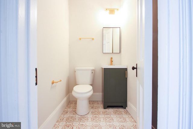 1518 E 33RD ST, Baltimore, MD 21218