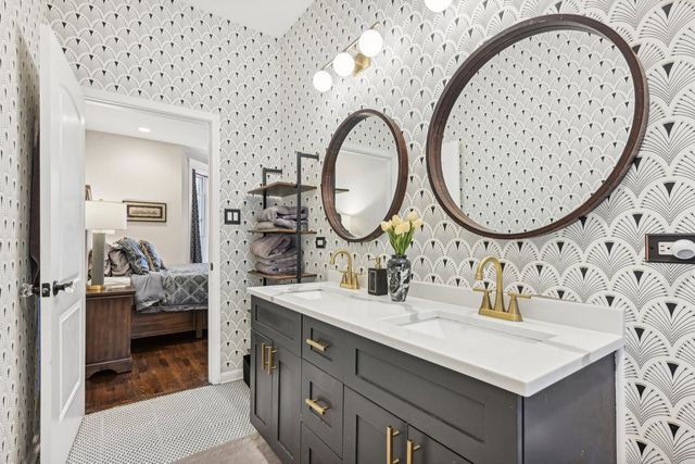 4914 S Washington Park Court, Chicago, IL 60615