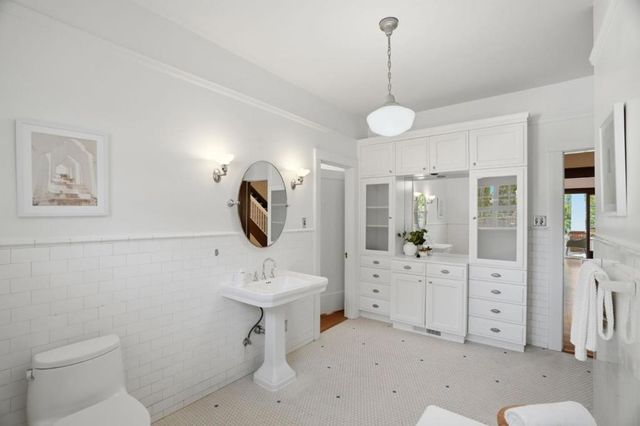 16202 Serena Vista Court, Monte Sereno, CA 95030