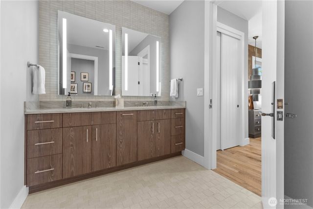 16002 Lawrence Place SE, Yelm, WA 98597