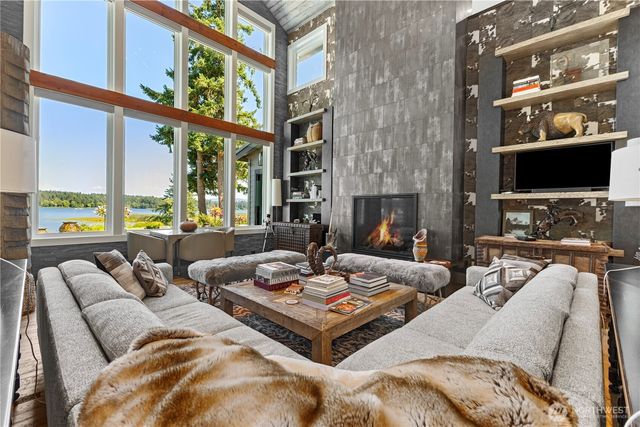 16002 Lawrence Place SE, Yelm, WA 98597