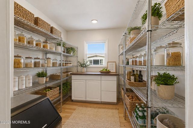 90 Birch Drive, Shrewsbury Boro, NJ 07702