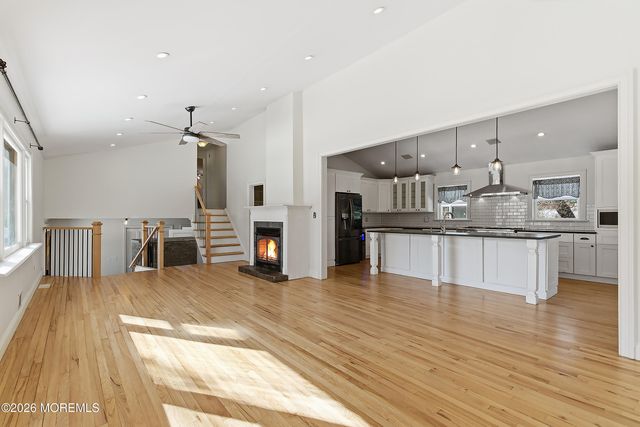 90 Birch Drive, Shrewsbury Boro, NJ 07702