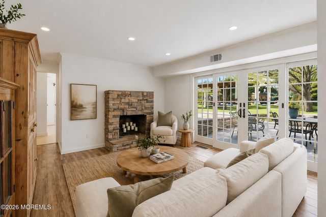 90 Birch Drive, Shrewsbury Boro, NJ 07702