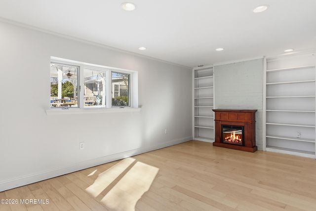 90 Birch Drive, Shrewsbury Boro, NJ 07702