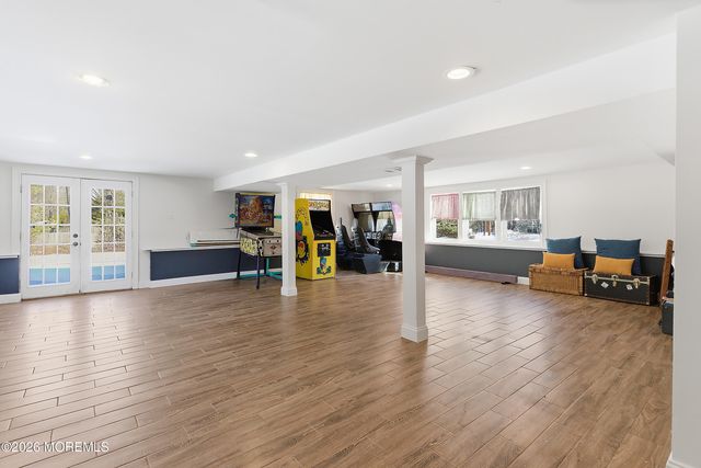 90 Birch Drive, Shrewsbury Boro, NJ 07702