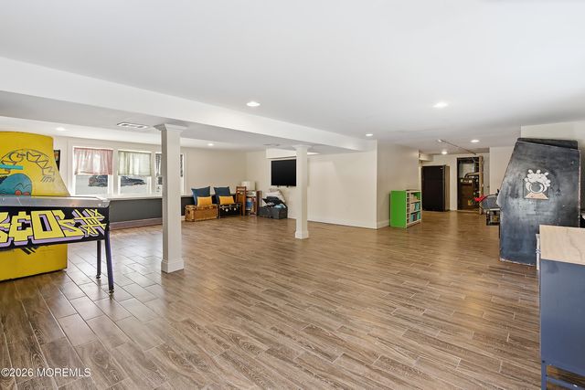 90 Birch Drive, Shrewsbury Boro, NJ 07702