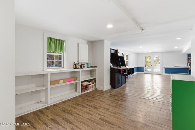 90 Birch Drive, Shrewsbury Boro, NJ 07702