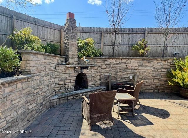 90 Birch Drive, Shrewsbury Boro, NJ 07702