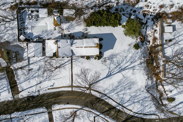 90 Birch Drive, Shrewsbury Boro, NJ 07702