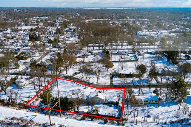 90 Birch Drive, Shrewsbury Boro, NJ 07702