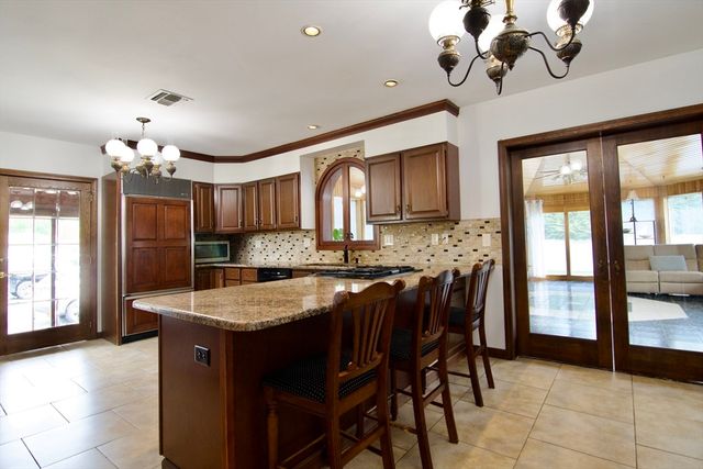 597 Chapin St, Ludlow, MA 01056