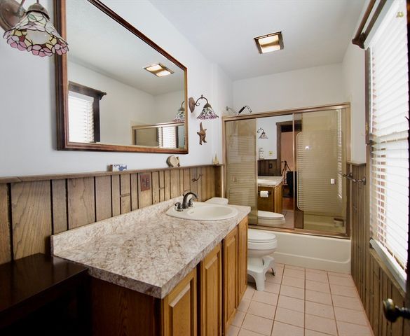 597 Chapin St, Ludlow, MA 01056