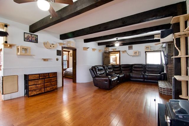 597 Chapin St, Ludlow, MA 01056