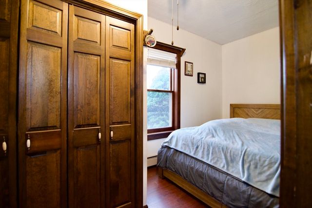 597 Chapin St, Ludlow, MA 01056