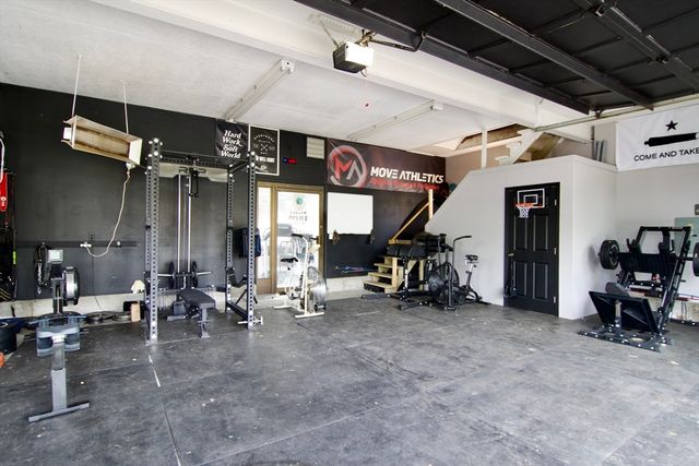 597 Chapin St, Ludlow, MA 01056