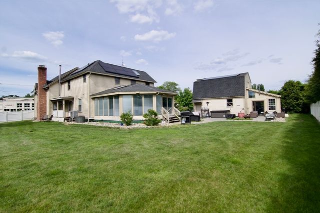597 Chapin St, Ludlow, MA 01056