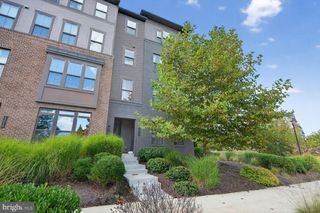 13216 WOODLAND PARK RD #1B, Herndon, VA 20171