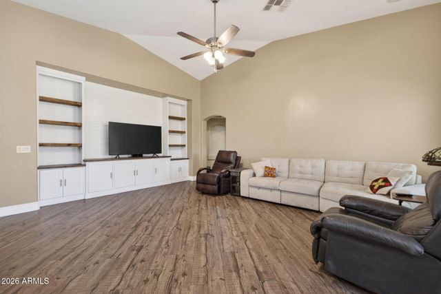 678 W JERSEY Way, San Tan Valley, AZ 85143