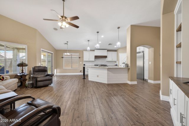 678 W JERSEY Way, San Tan Valley, AZ 85143