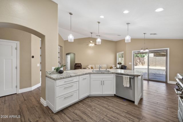 678 W JERSEY Way, San Tan Valley, AZ 85143