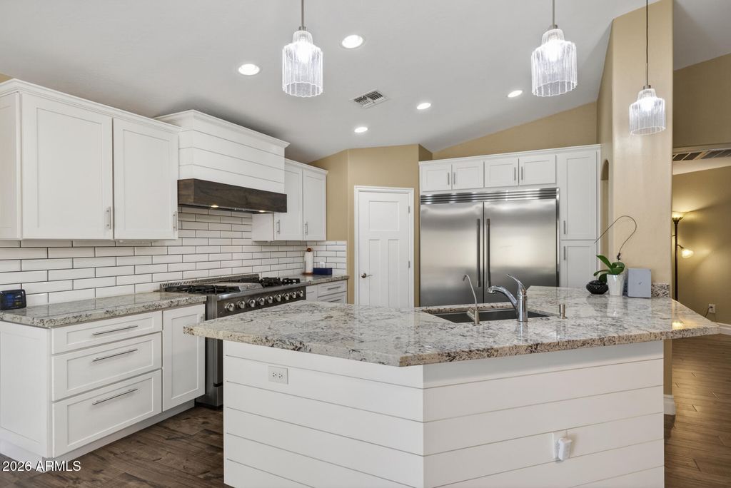 Image 10 of property listing at 678 W JERSEY Way, San Tan Valley, AZ 85143