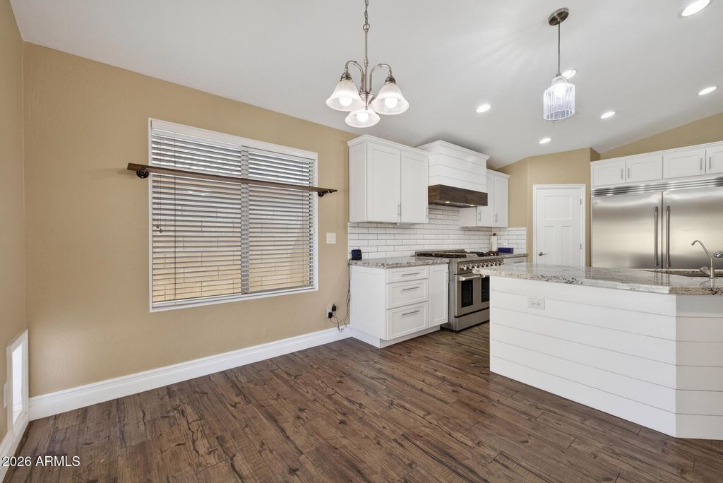 Image 14 of property listing at 678 W JERSEY Way, San Tan Valley, AZ 85143