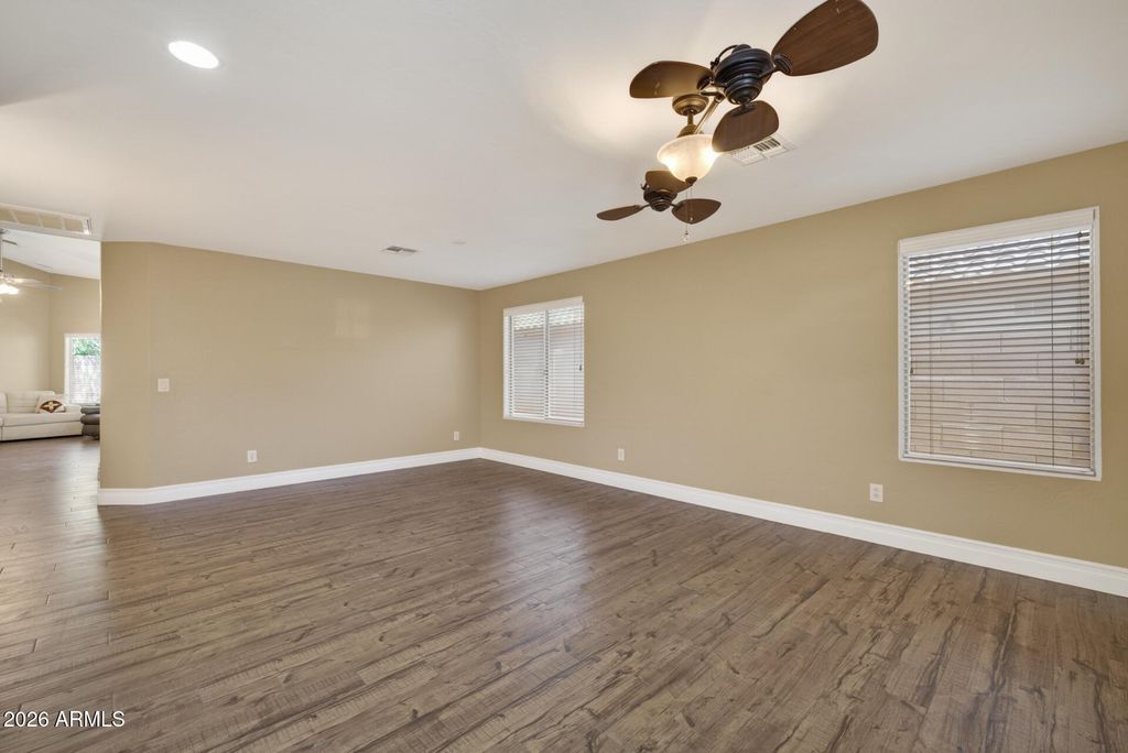 Image 3 of property listing at 678 W JERSEY Way, San Tan Valley, AZ 85143
