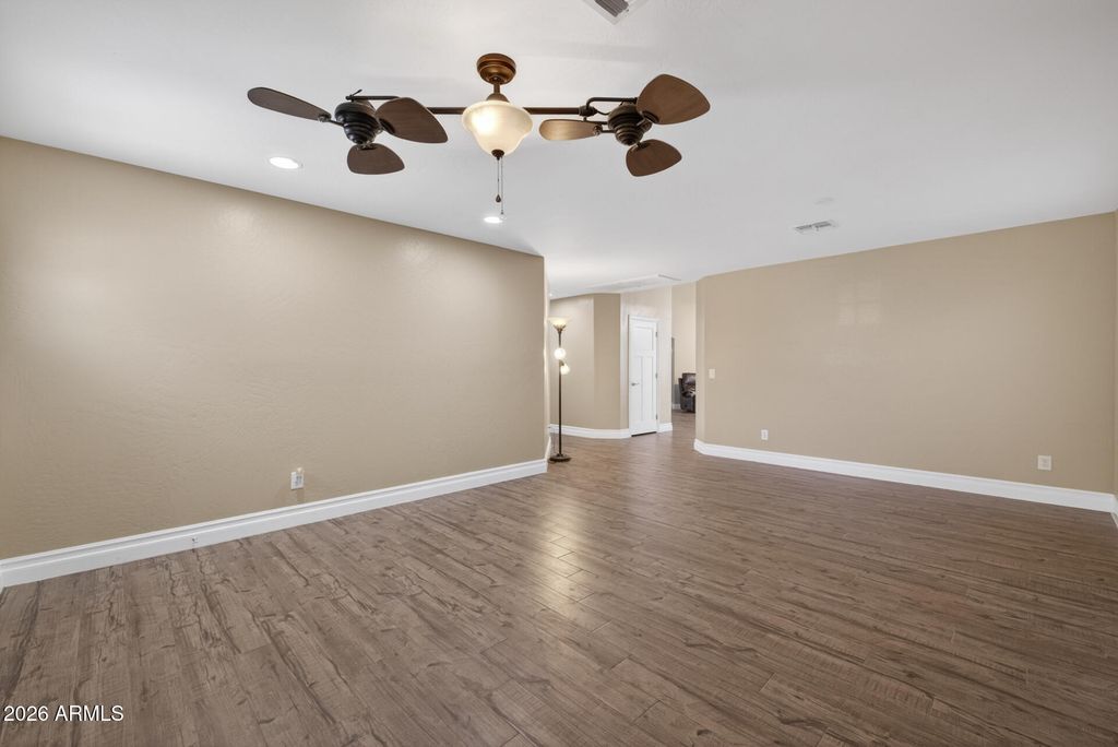 Image 5 of property listing at 678 W JERSEY Way, San Tan Valley, AZ 85143