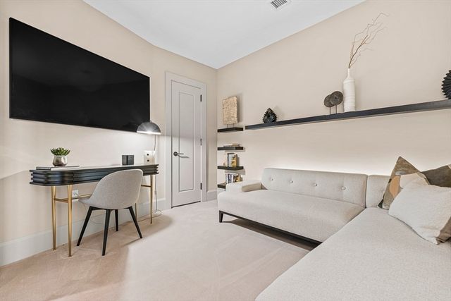 430 Stuart St 31A, Boston, MA 02116