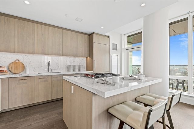 430 Stuart St 31A, Boston, MA 02116