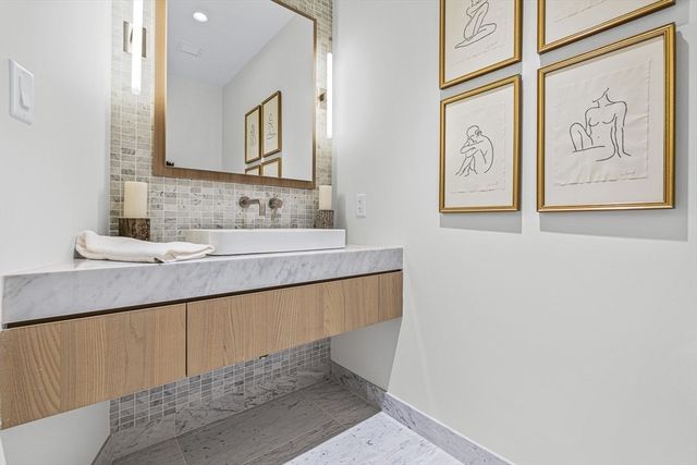 430 Stuart St 31A, Boston, MA 02116