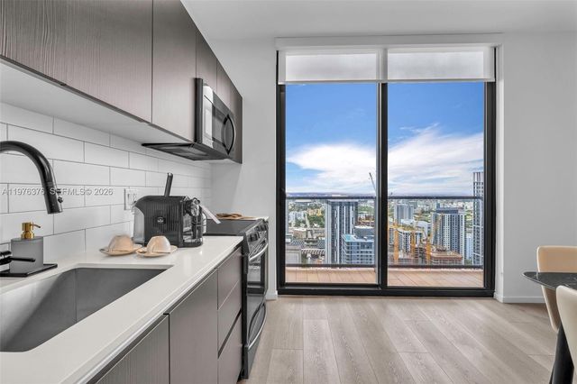 398 NE 5th St PH 4701, Miami, FL 33132