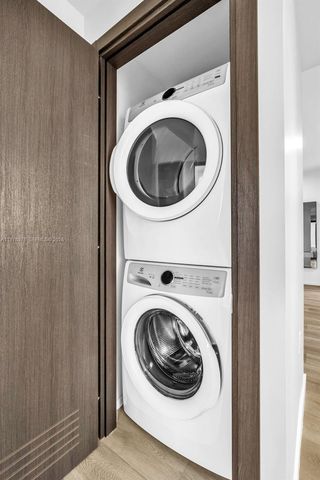 398 NE 5th St PH 4701, Miami, FL 33132