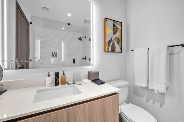 398 NE 5th St PH 4701, Miami, FL 33132