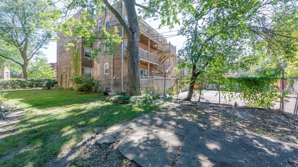 Image 3 of property listing at 5424 S Ingleside Avenue, Chicago, IL 60615