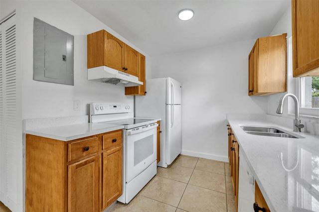 292 S 3RD STREET A and B, Lake Mary, FL 32746