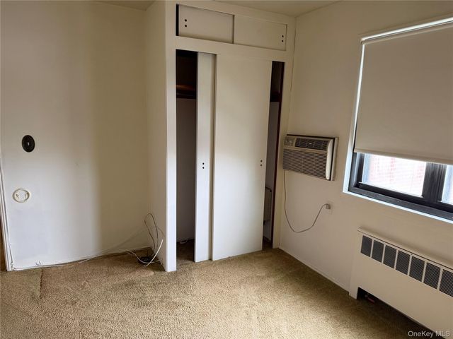 58-58 246th Crescent Lower, Douglaston, NY 11362