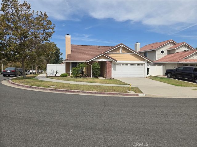 1068 Smoketree Drive, Corona, CA 92882