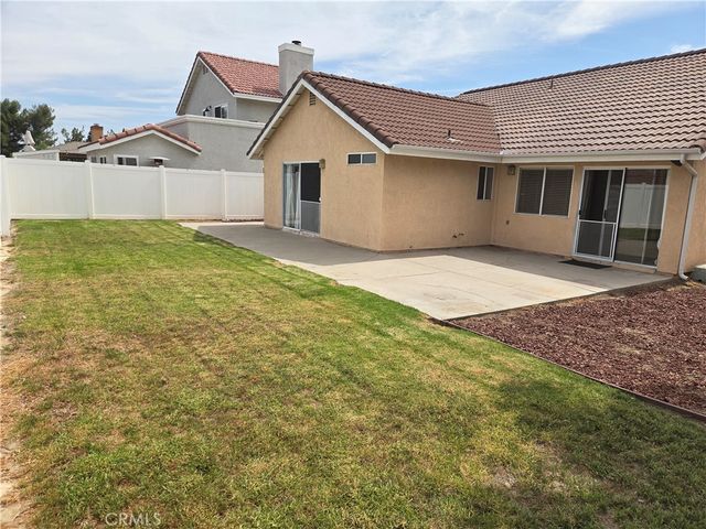 1068 Smoketree Drive, Corona, CA 92882