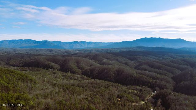 Red Bone Way, Sevierville, TN 37876